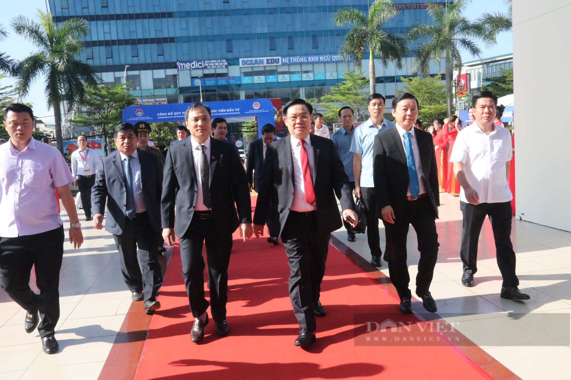 Ông Vương Đình Huệ tham dự Hội nghị công bố Quy hoạch và xúc tiến đầu tư vào Hà Tĩnh - Ảnh 1.