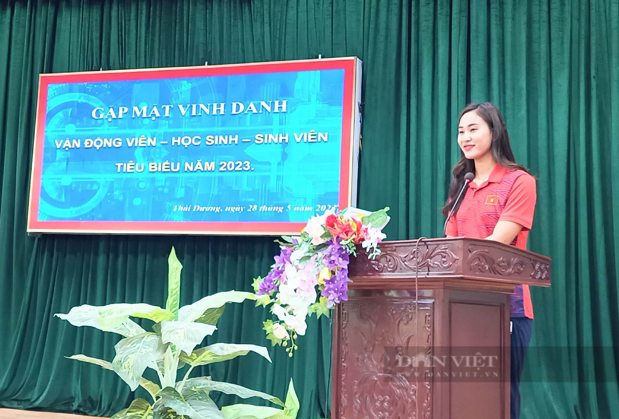 Kình ngư giành 3 HCV Sea Games 32 Phạm Thị Thu được vinh danh tại quê nhà  - Ảnh 7.