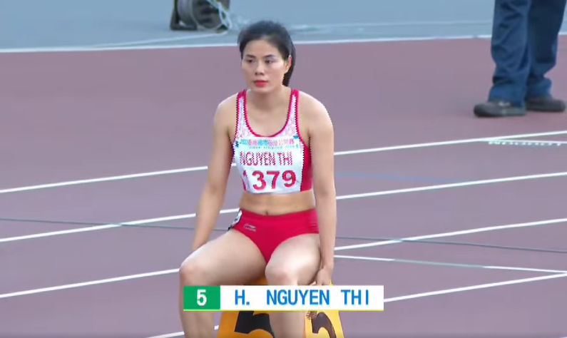 Sau &quot;cú đúp&quot; HCV SEA Games 32, Nguyễn Thị Huyền lại tỏa sáng tại giải điền kinh Đài Bắc Trung Hoa - Ảnh 1.