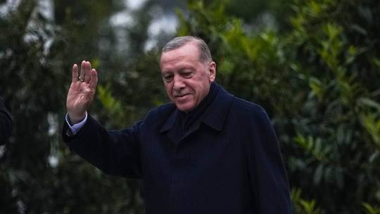 Ông Erdogan chiến thắng trong cuộc bầu cử Thổ Nhĩ Kỳ, phản ứng của TT Putin và TT Zelensky - Ảnh 1.