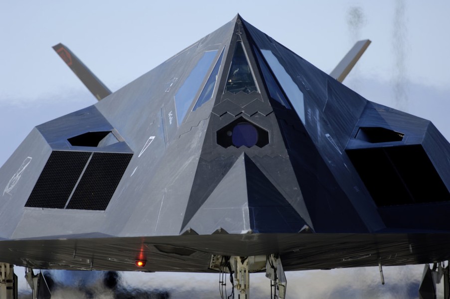 Máy bay tàng hình F-117 nhận nhiệm vụ mới sau 15 năm &quot;nghỉ hưu&quot; - Ảnh 1.