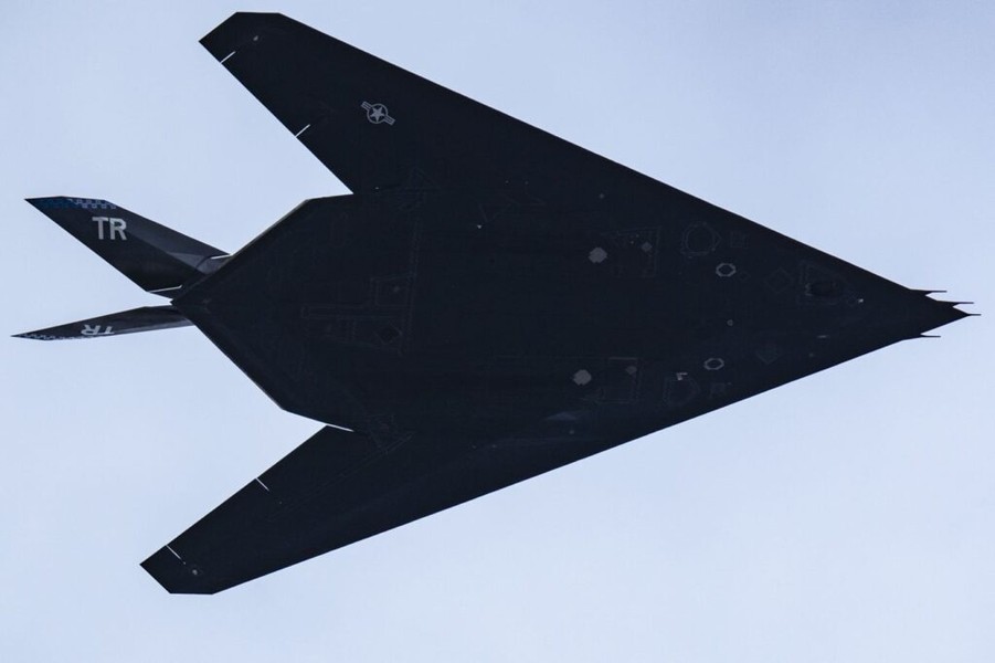 Máy bay tàng hình F-117 nhận nhiệm vụ mới sau 15 năm &quot;nghỉ hưu&quot; - Ảnh 12.