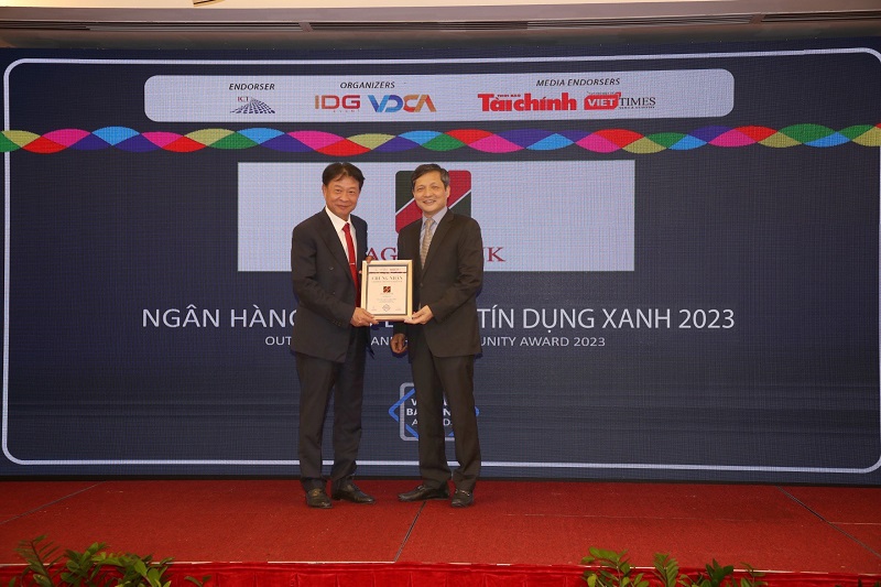 Agribank được vinh danh với 3 giải thưởng Ngân hàng Việt Nam tiêu biểu năm 2022 - Ảnh 2.
