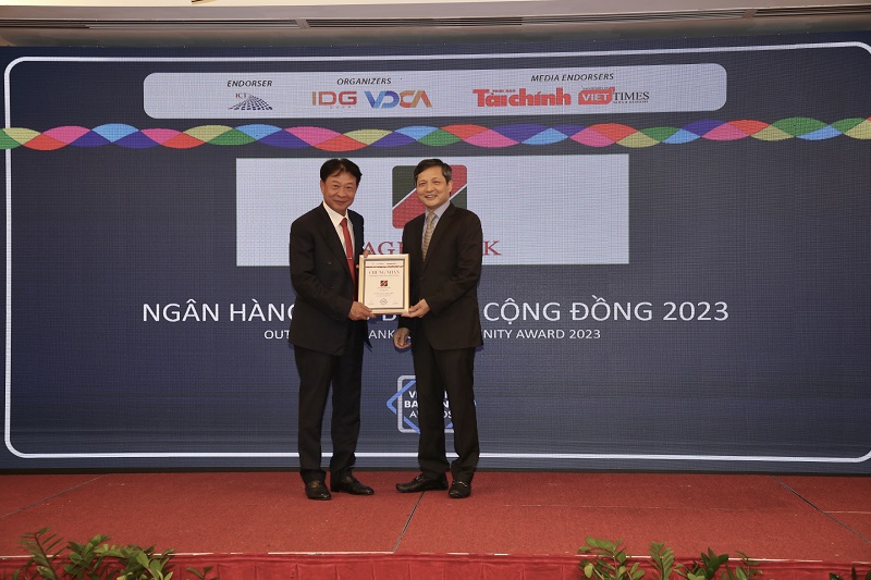 Agribank được vinh danh với 3 giải thưởng Ngân hàng Việt Nam tiêu biểu năm 2022 - Ảnh 3.