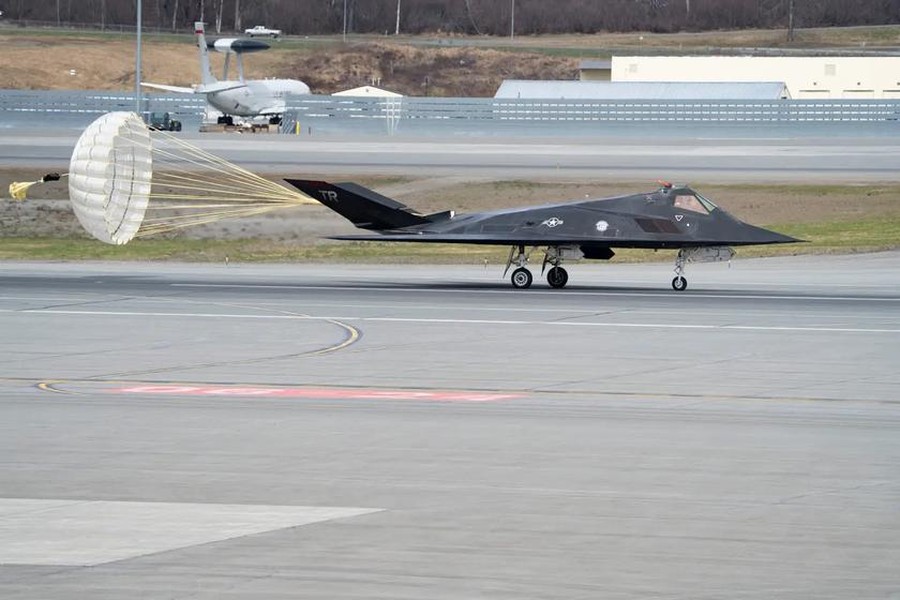 Máy bay tàng hình F-117 nhận nhiệm vụ mới sau 15 năm &quot;nghỉ hưu&quot; - Ảnh 5.