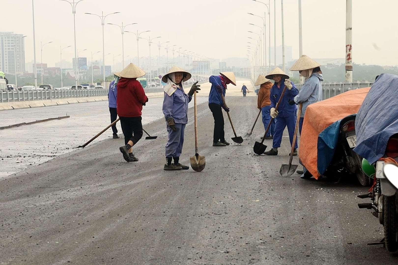 Công tác chuẩn bị trước ngày hợp long cầu Vĩnh Tuy 2 - Ảnh 11.