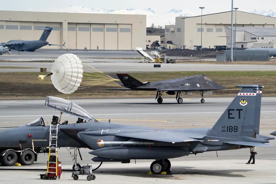 Máy bay tàng hình F-117 nhận nhiệm vụ mới sau 15 năm &quot;nghỉ hưu&quot; - Ảnh 8.