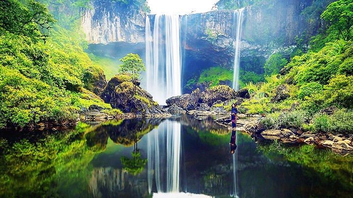 Đây là thác nước ở Gia Lai, đến nơi thấy hiện ra đẹp mê hồn, nước đổ ầm ầm, có hồ nước lặng như gương - Ảnh 1.