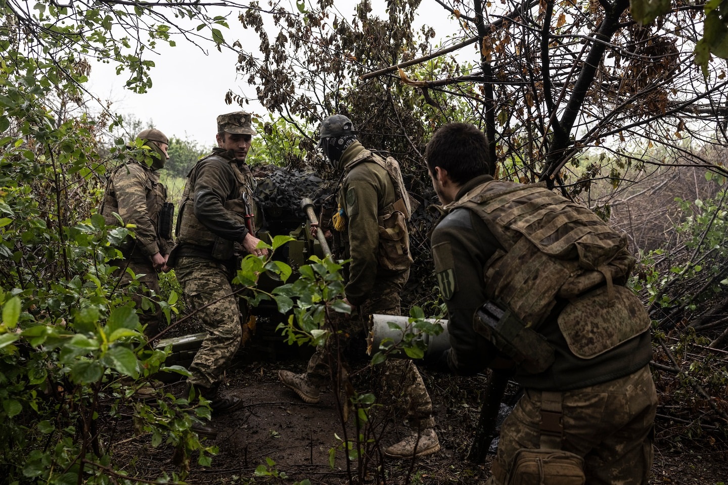 Tiểu đoàn pháo binh Ukraine ngậm ngùi thừa nhận để mất Bakhmut là một đòn chí mạng - Ảnh 2.