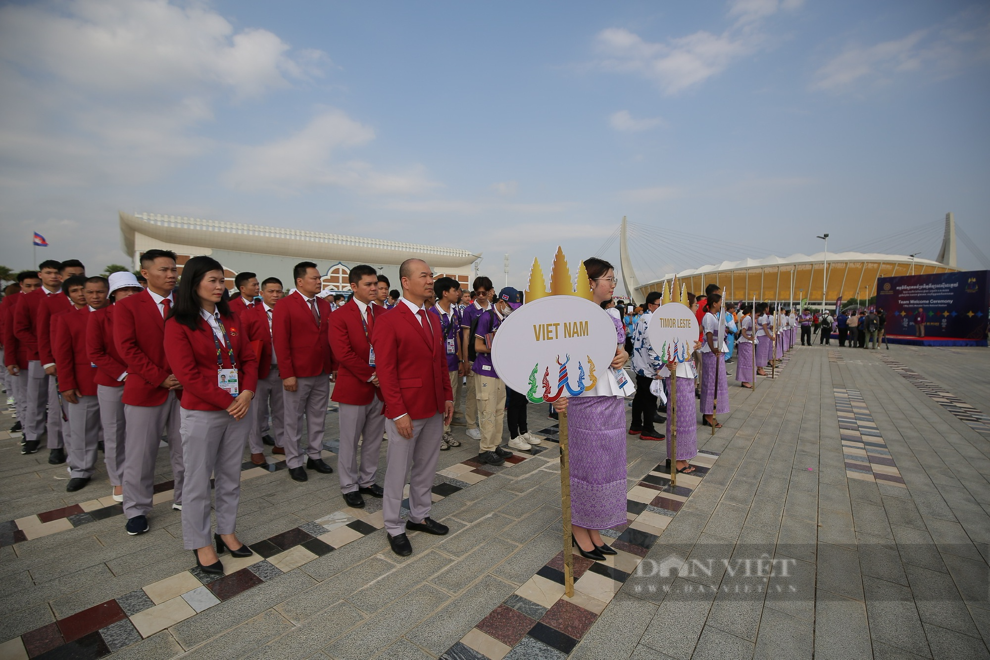 Quôc kỳ Việt Nam bay cao tại SEA Games 32, sẵn sàng cho những ngày săn vàng tại xứ Angkor - Ảnh 3.