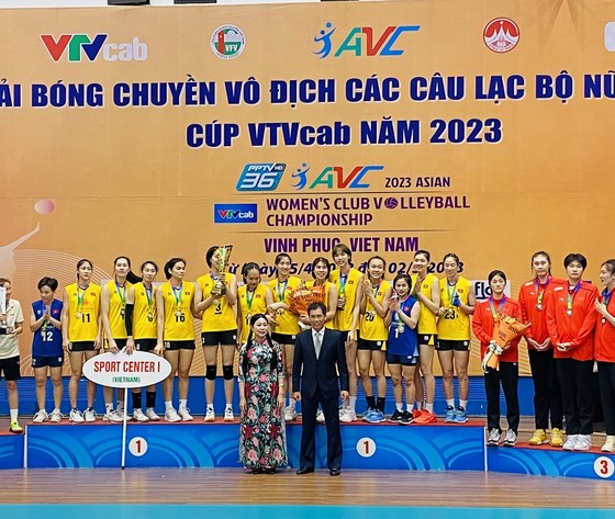 Vô địch châu Á cấp CLB, bóng chuyền nữ Việt Nam sẽ “đổi vận” ở SEA Games 32? - Ảnh 1.