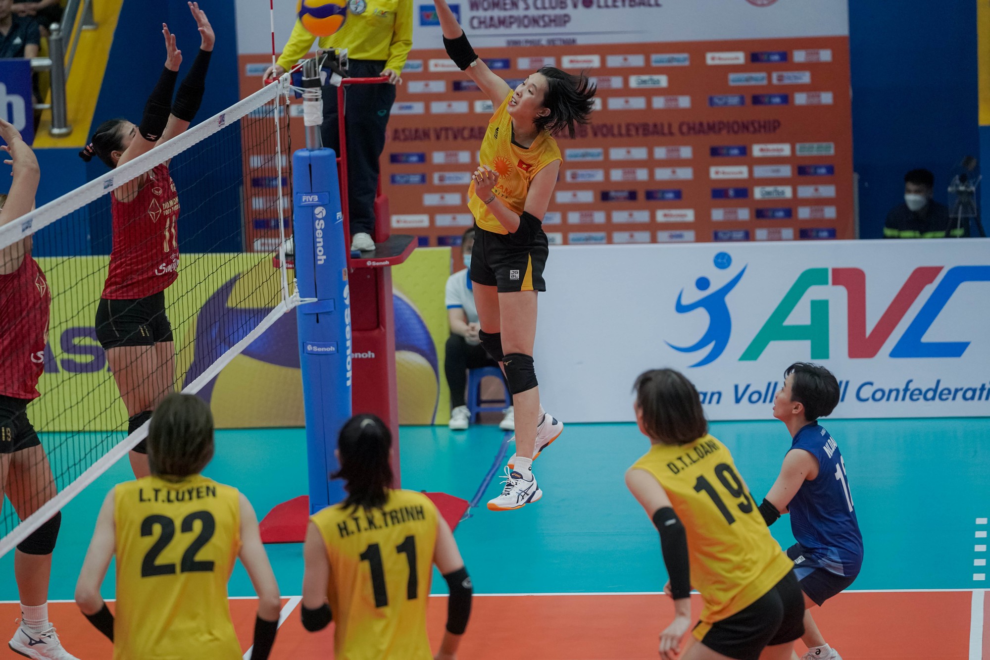 Vô địch châu Á cấp CLB, bóng chuyền nữ Việt Nam sẽ “đổi vận” ở SEA Games 32? - Ảnh 2.