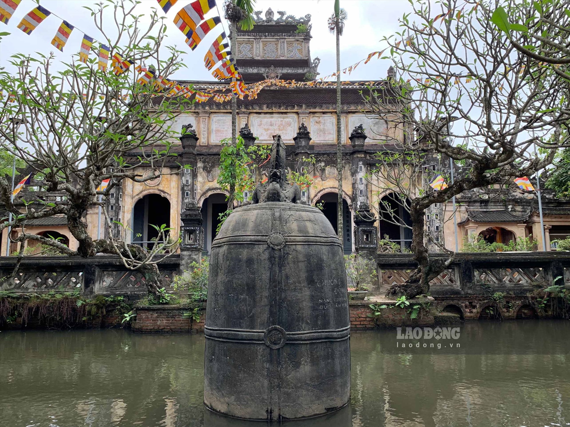 Vì sao quả chuông dưới hồ nước của chùa Cổ Lễ ở Nam Định lại chưa một lần được thỉnh tiếng? - Ảnh 2.