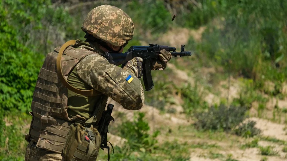 Các lữ đoàn tấn công tinh nhuệ Ukraine căng mình luyện tập, chuẩn bị tung đòn quyết định chống lại Nga - Ảnh 1.