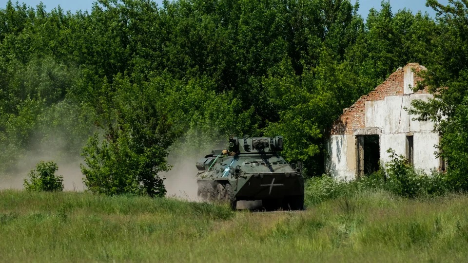 Các lữ đoàn tấn công tinh nhuệ Ukraine căng mình luyện tập, chuẩn bị tung đòn quyết định chống lại Nga - Ảnh 4.