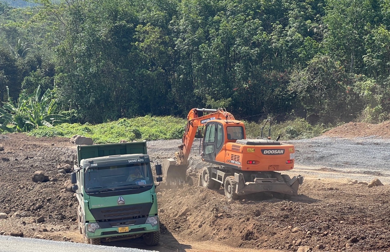 Đồng Nai tiếp tục gia hạn khai thác đất san lấp đến tháng 12 để hoàn tất cao tốc Phan Thiết - Dầu Giây - Ảnh 1.