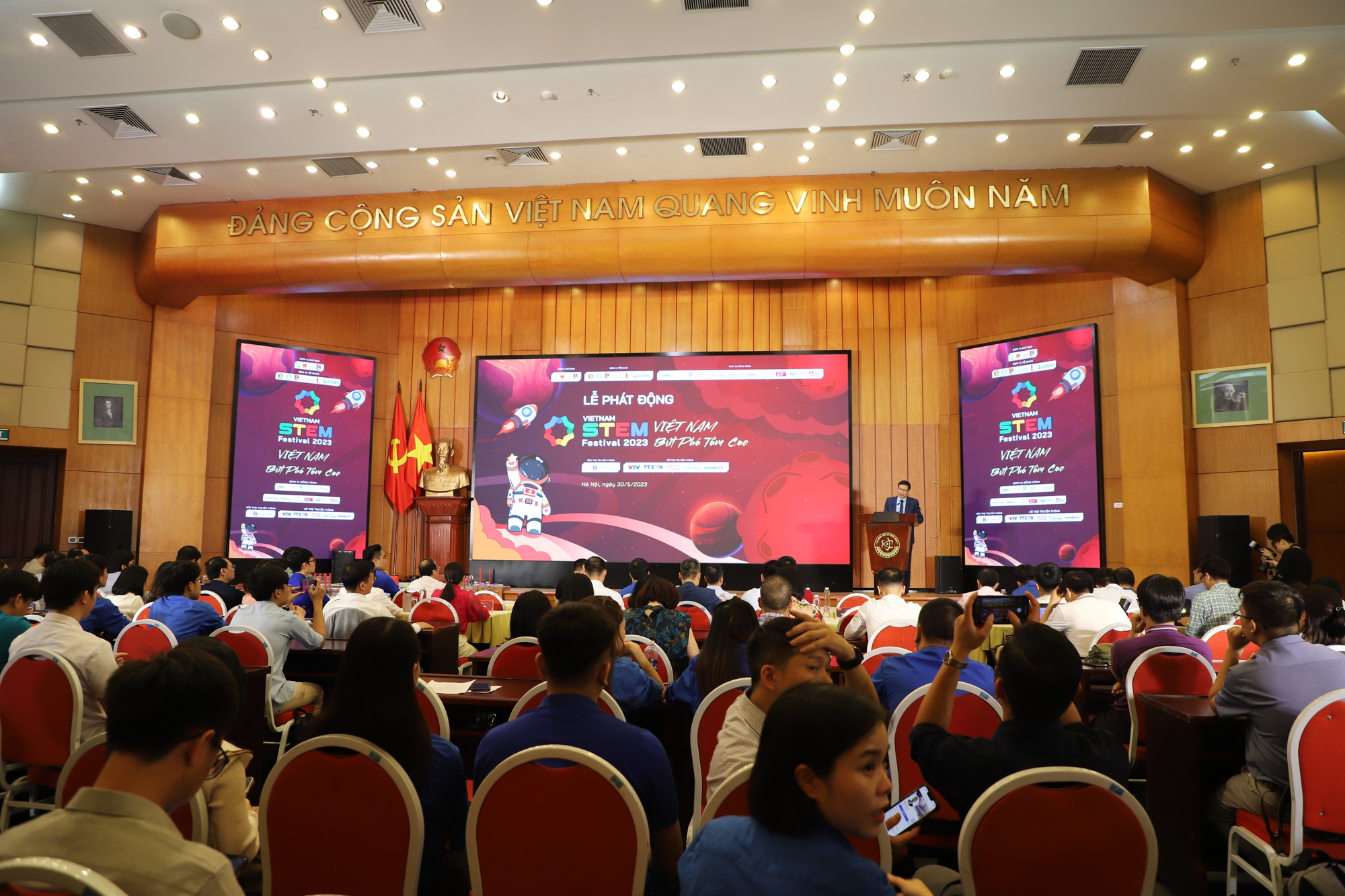Lễ phát động &quot;Ngày hội STEM Quốc gia lần thứ 9 – Vietnam STEM Festival 2023&quot; - Ảnh 1.