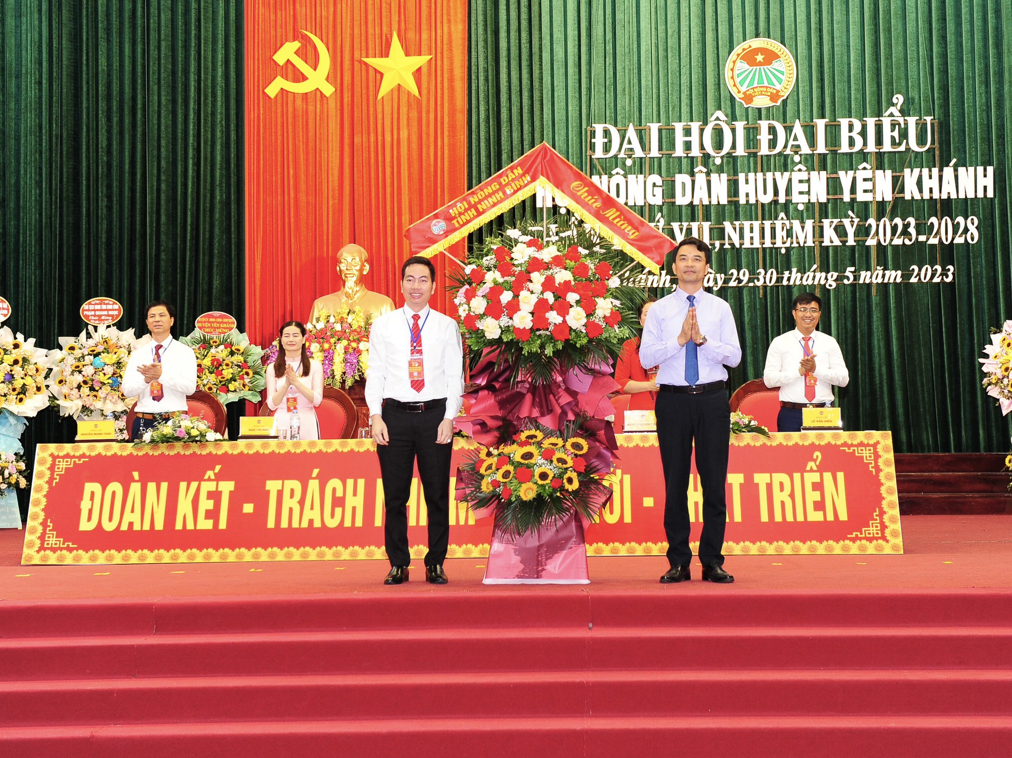 Ông Nguyễn Đức Bình tái đắc cử Chủ tịch Hội Nông dân huyện Yên Khánh - Ảnh 2.