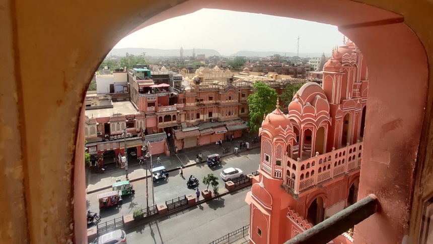 Bên trong cung điện gần 1.000 cửa sổ ở Ấn Độ - Ảnh 3.