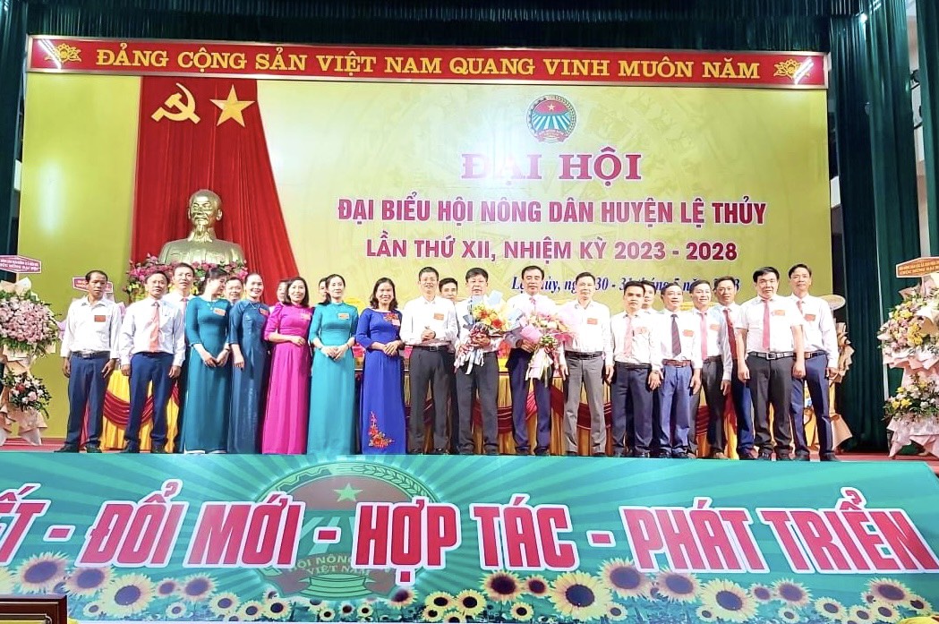 Đại hội Hội Nông dân huyện Lệ Thủy: Ông Nguyễn Văn Tùng tái đắc cử Chủ tịch - Ảnh 4.