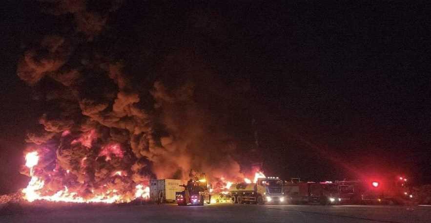 Cháy phao xốp tại cảng Cái Rồng trong đêm - Ảnh 1.