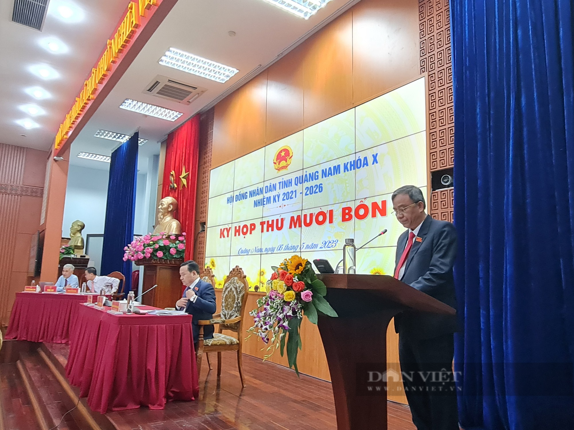 Bí thư Tỉnh ủy, Chủ tịch HĐND tỉnh Quảng Nam bận công tác, kỳ họp thứ 14 do hai Phó chủ tịch chủ trì - Ảnh 1.