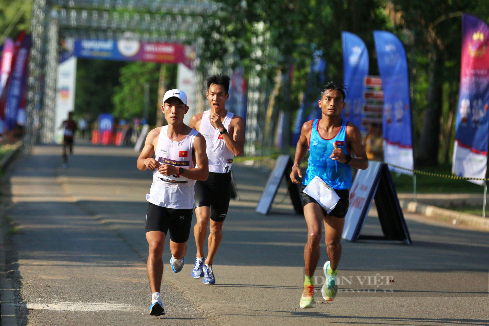 Hoàng Nguyên Thanh nói gì khi bị &quot;soán ngôi&quot; marathon SEA Games 32? - Ảnh 1.