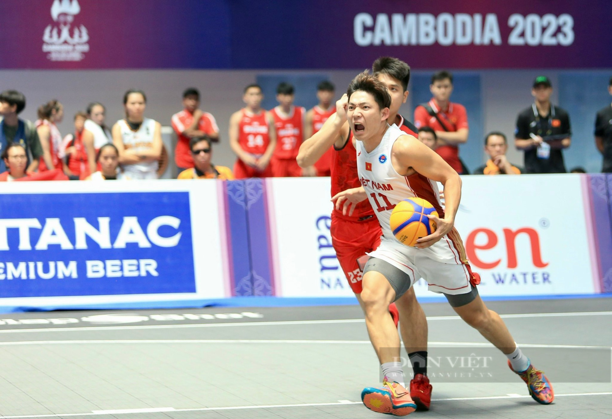 ĐT bóng rổ nam Việt Nam thắng kịch tính ĐT Indonesia - Ảnh 6.