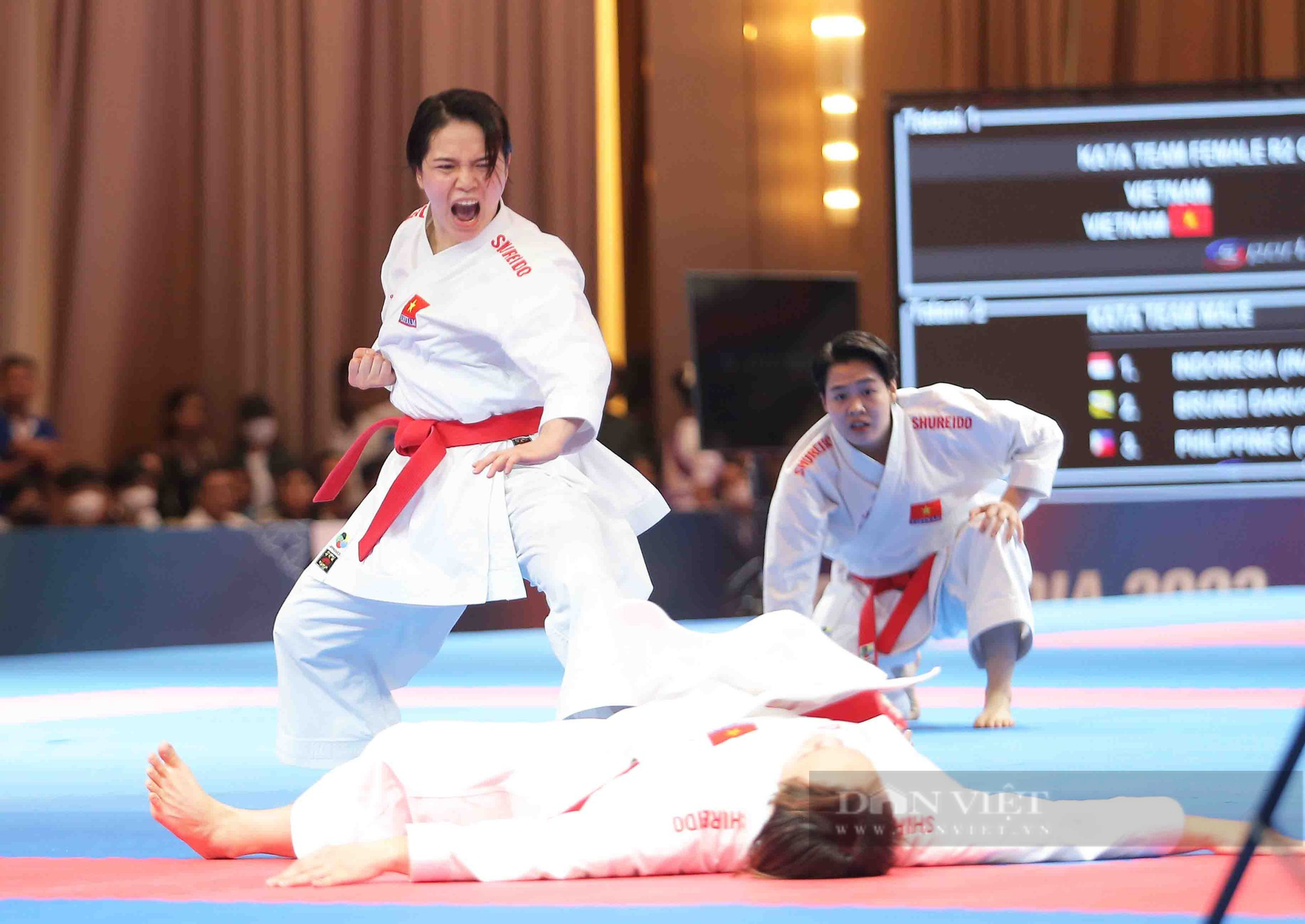 HCV SEA Games 32 đầy cảm xúc của các cô gái vàng karate Việt Nam - Ảnh 6.