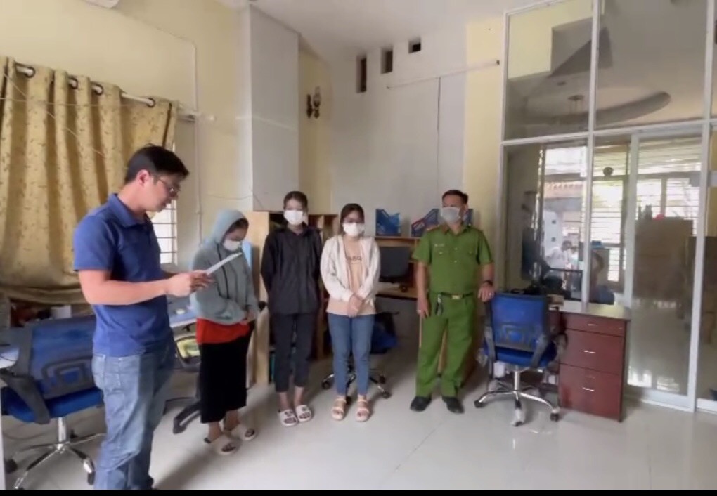 Triệt phá nhóm đối tượng lừa đảo hơn 3.000 nạn nhân ở Đắk Nông - Ảnh 1.
