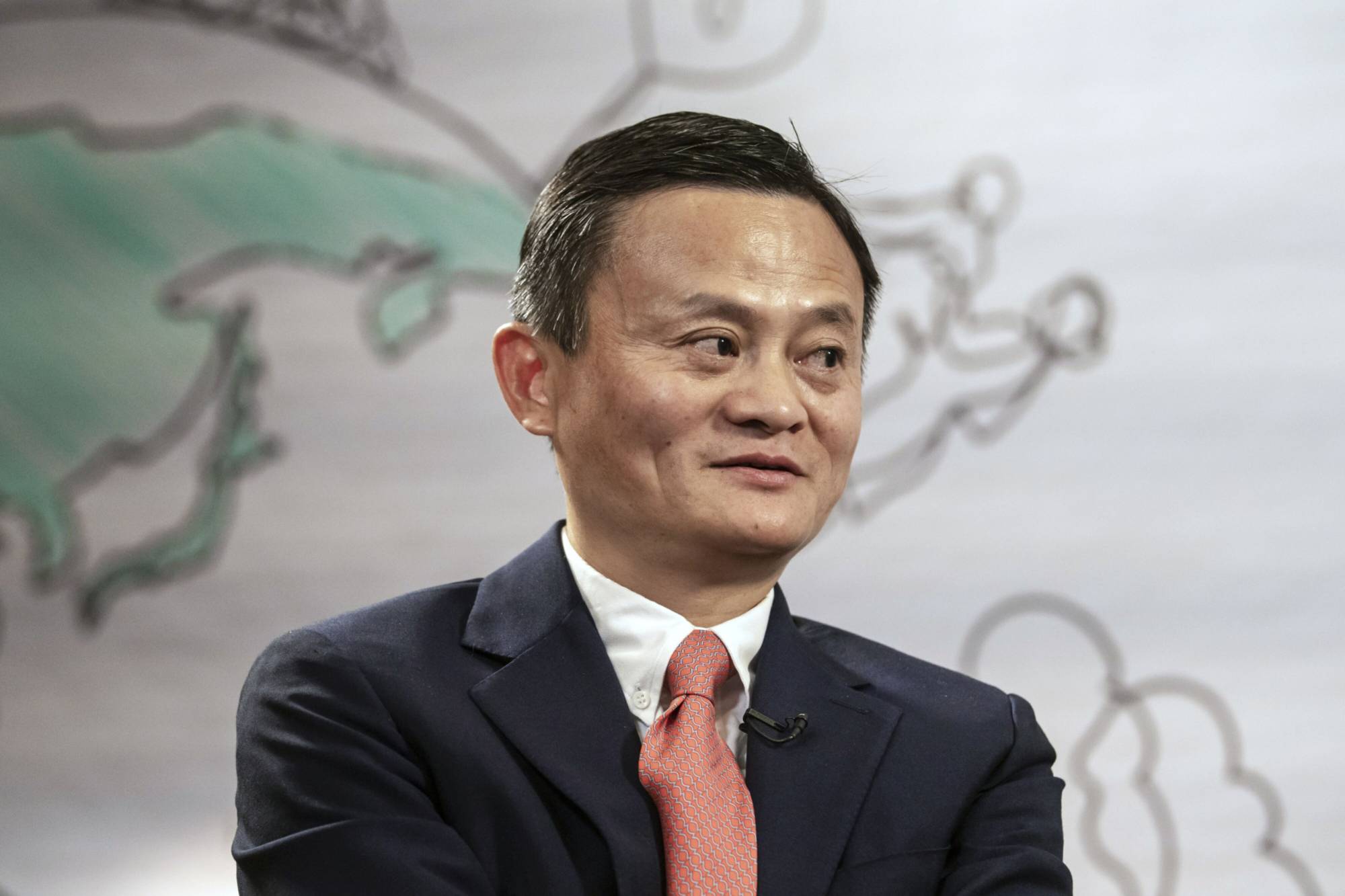 Trước khi thành lập Alibaba - công ty hoạt động trong lĩnh vực thương mại điện tử, điện toán đám mây, truyền thông và trí tuệ nhân tạo - Ma đã dạy tiếng Anh trong 8 năm tại Đại học Hàng Châu ở miền đông Trung Quốc. Ảnh: @AFP.