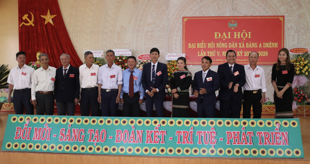 Nông dân Đăk Lăk thi đua sản xuất kinh doanh giỏi, lập thành tích chào mừng Đại hội Hội Nông dân các cấp - Ảnh 1.
