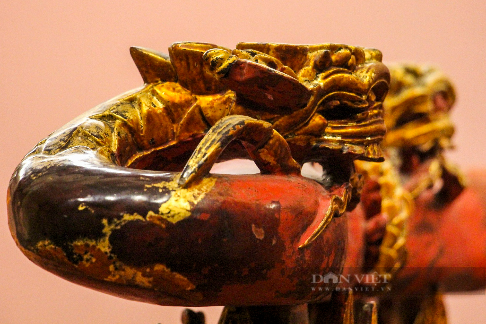 Ngai thờ sơn son thếp vàng 300 tuổi ở Thái Bình được công nhận là bảo vật quốc gia - Ảnh 6.