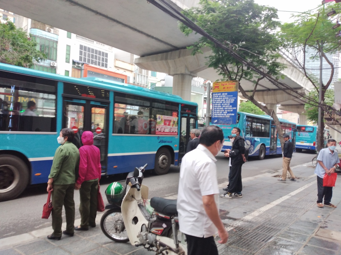 Ký ức Hà Nội: Sự thay đổi của xe buýt Thủ đô trong ký ức người dân - Ảnh 4.