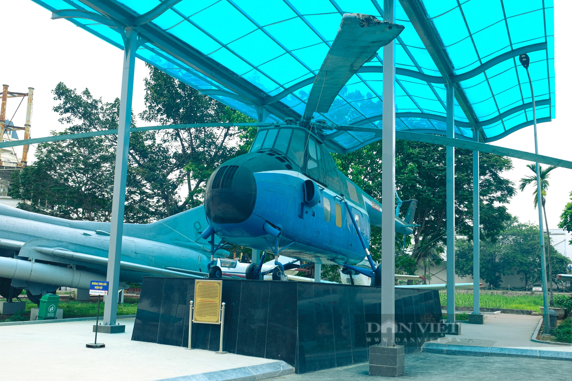 Trực thăng vận tải Mi-4 từng tháp tùng Bác Hồ đi công tác nhìn ra sao? - Ảnh 4.