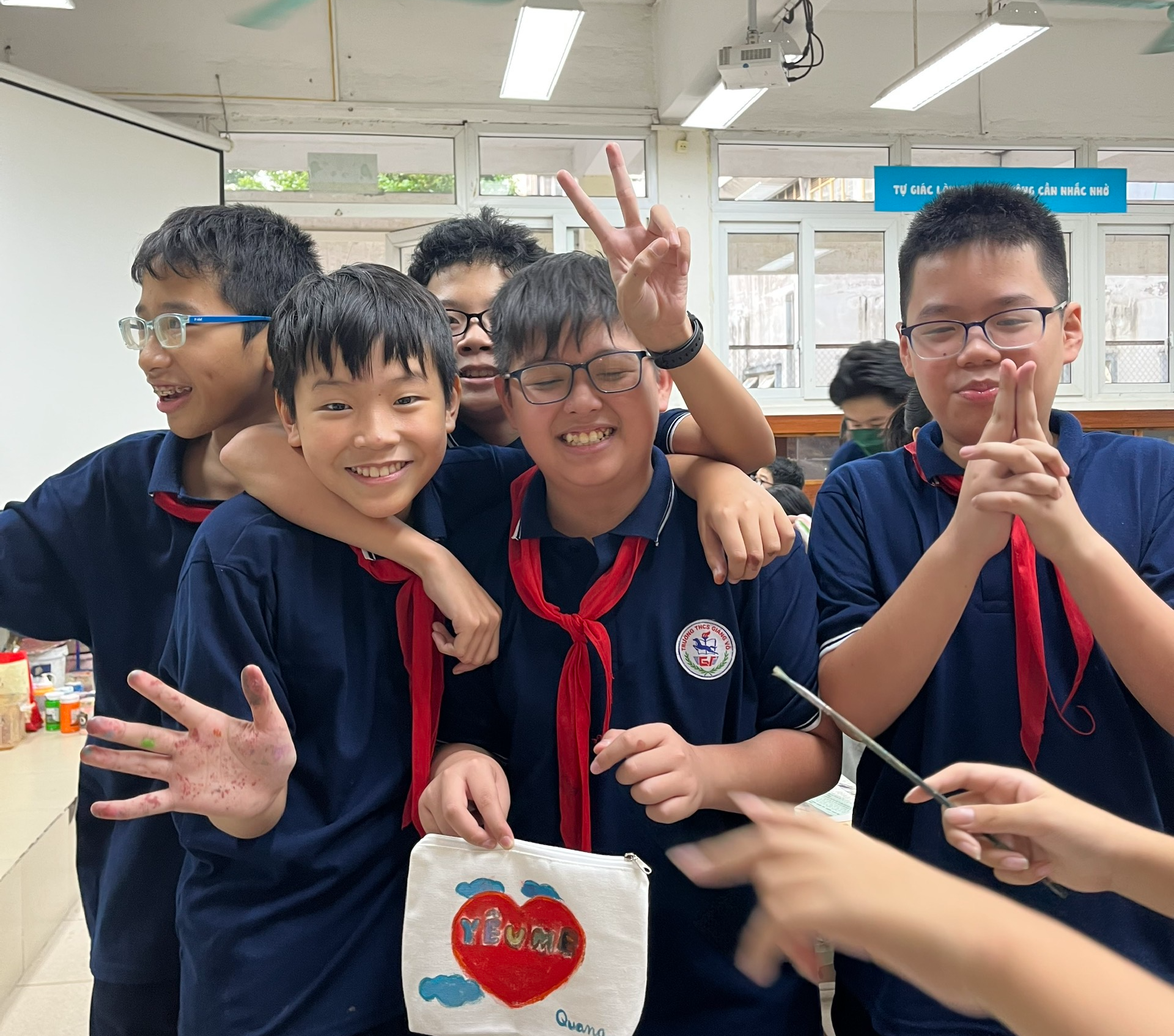 Một lớp ở Hà Nội vừa có 3 học sinh đạt HCV Olympic Toán quốc tế, bí quyết từ cô giáo - Ảnh 3.