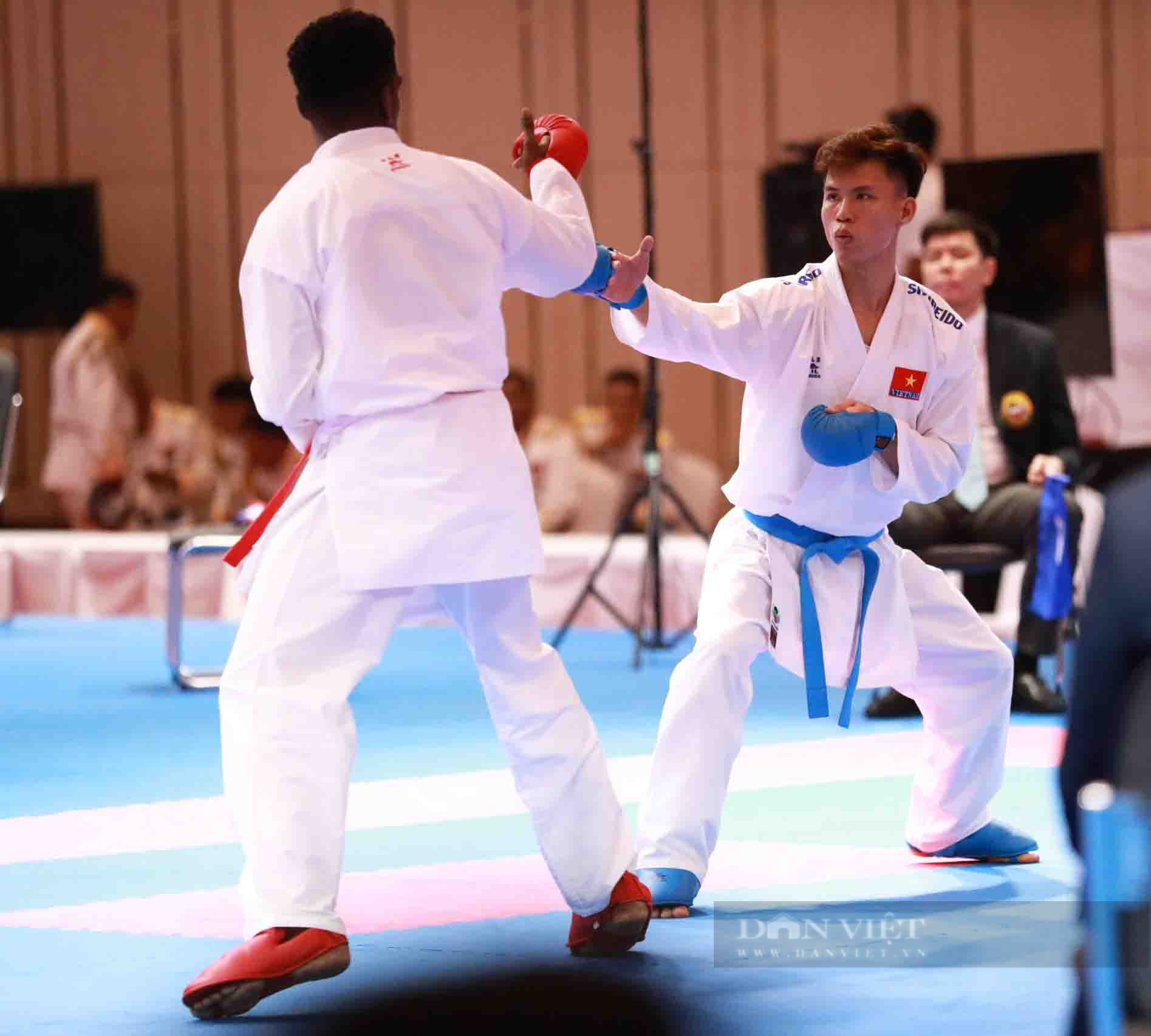 Chiến thắng kịch tính, karate hoàn thành cú đúp HCV kumite đồng đội tại SEA Games 32 - Ảnh 4.