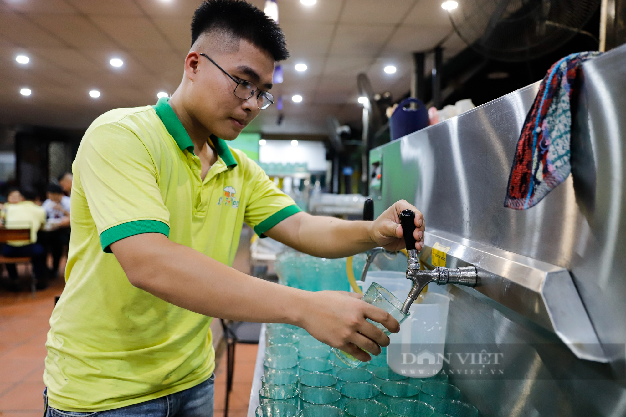 Hàng quán tại Hà Nội tung bia ngon, mồi bén, màn hình cỡ lớn... để nhậu cùng SEA Games 32 - Ảnh 3.