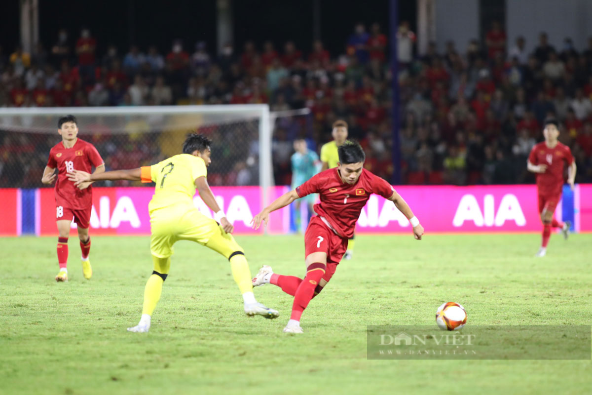 Đánh bại 9 người của U22 Malaysia, U22 Việt Nam thẳng tiến vào bán kết - Ảnh 3.