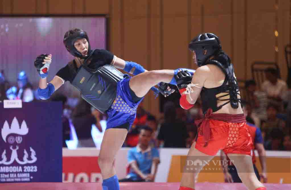 Nữ võ sĩ Việt Hạ knock - out đối thủ - Ảnh 2.