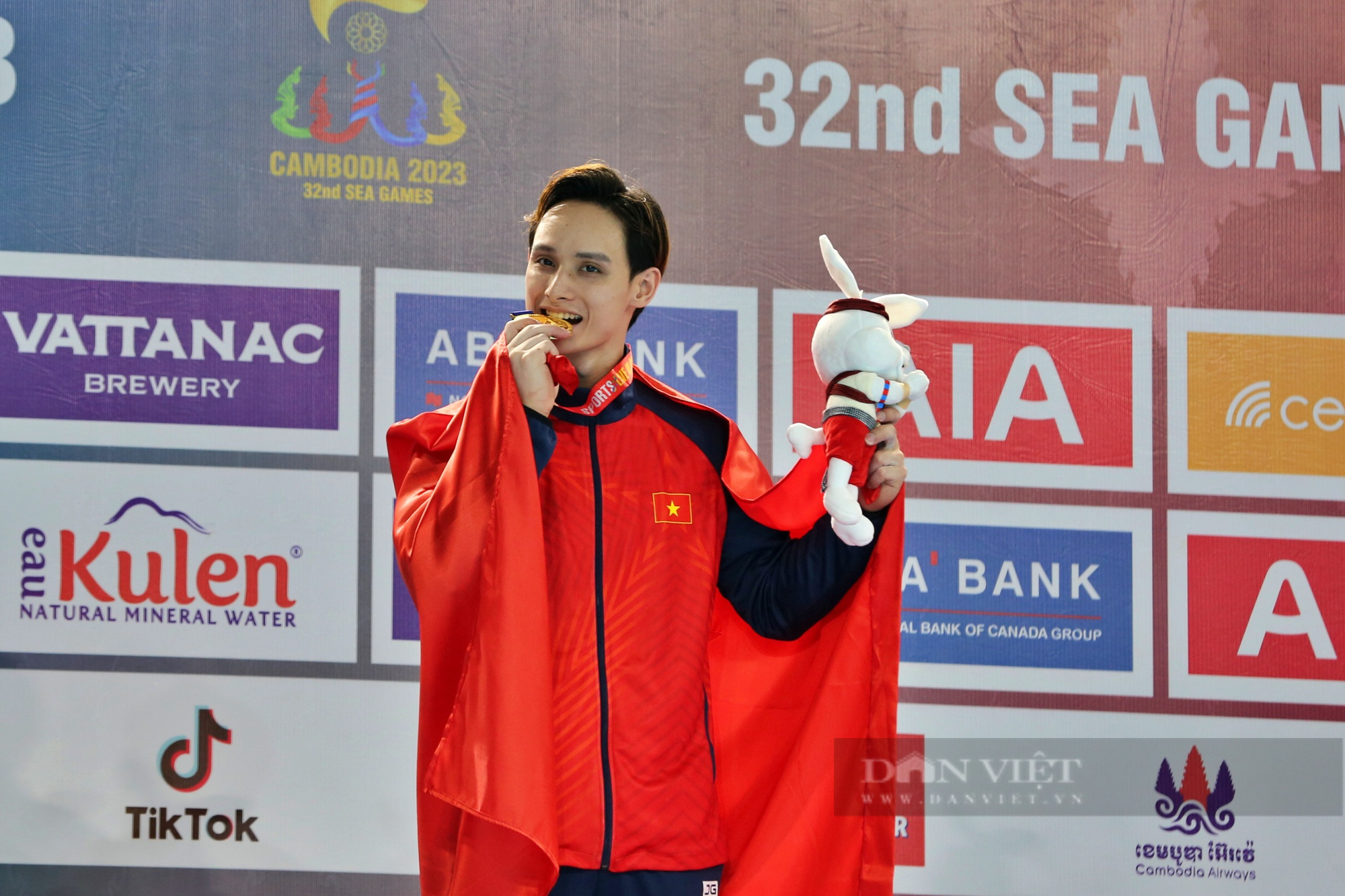 Ảnh: Đinh Phương Thành toả sáng giành HCV xà đơn SEA Games 32 - Ảnh 9.