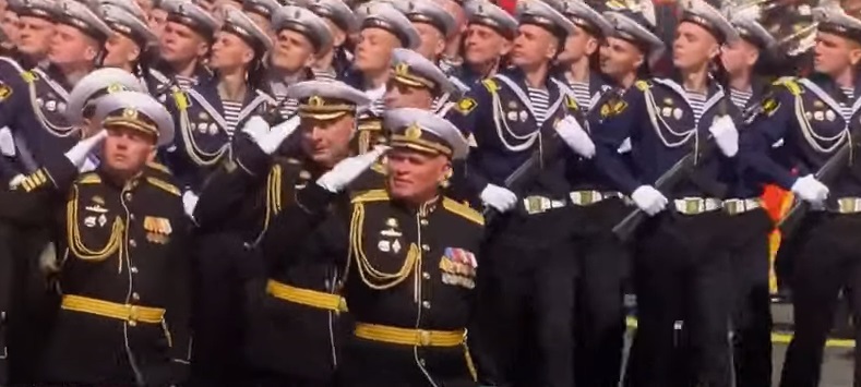 Tổng thống Putin chủ trì lễ duyệt binh Ngày Chiến thắng, tuyên bố 'nóng' về cuộc chiến ở Ukraine - Ảnh 6.
