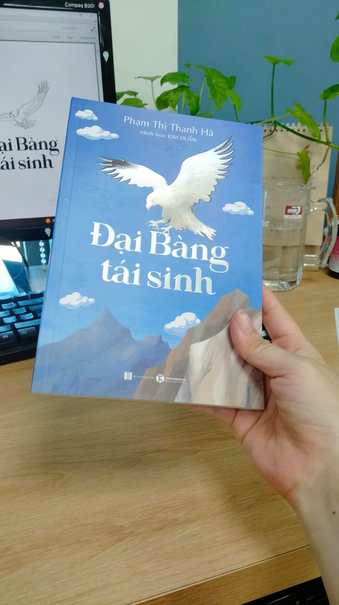 Truyện thiếu nhi &quot;Đại bàng tái sinh&quot;: Thế giới động vật kỳ thú qua con mắt người làm phim hoạt hình - Ảnh 1.