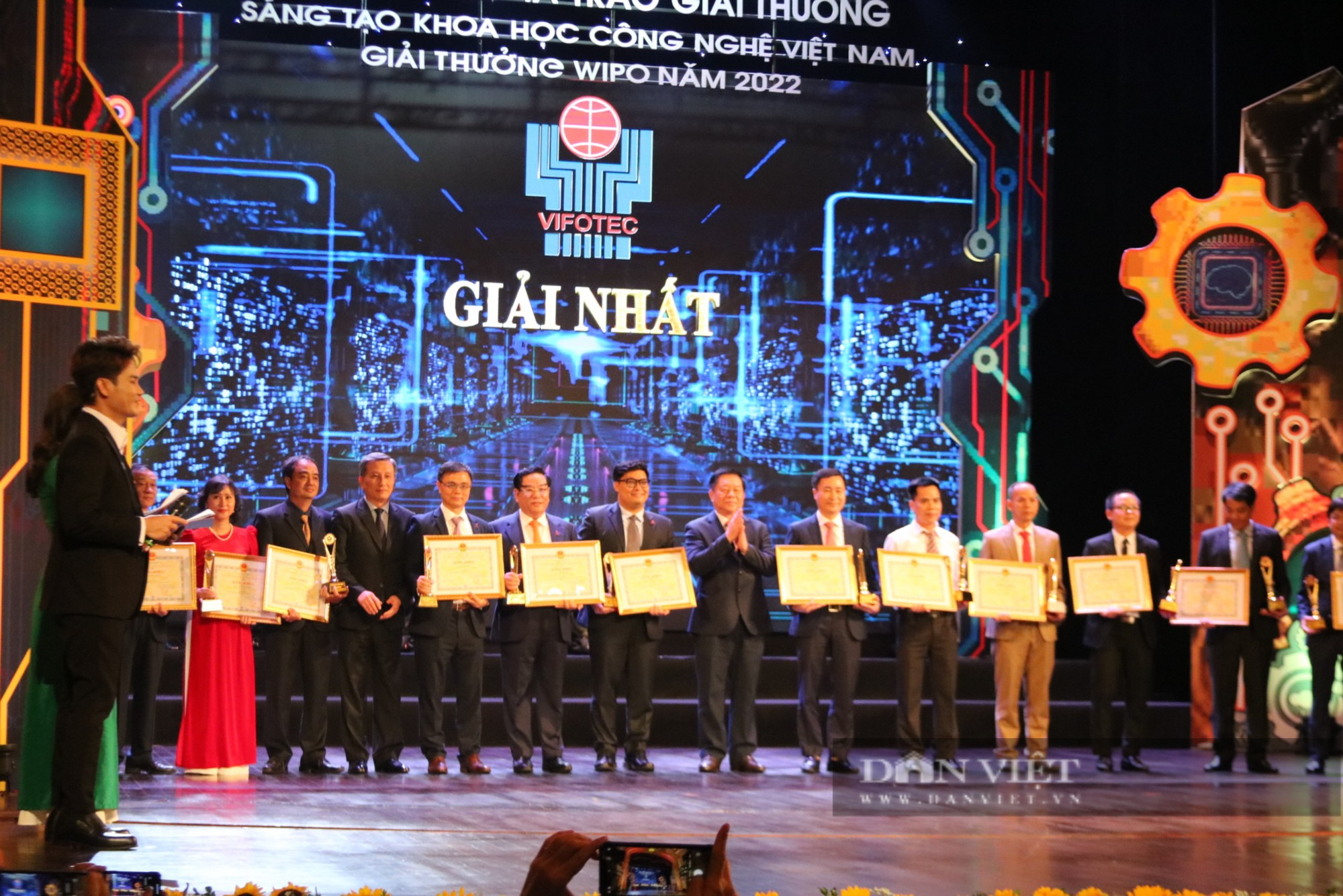 Tôn vinh 43 công trình xuất sắc nhận giải thưởng Sáng tạo khoa học công nghệ Việt Nam 2022 - Ảnh 4.