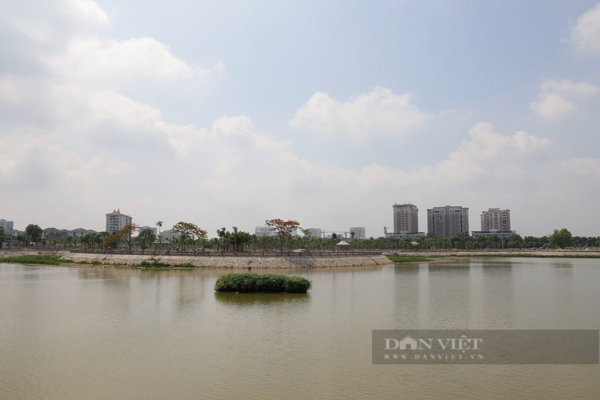 Công viên trăm tỷ dần &quot;hồi sinh&quot; sau nhiều năm bỏ hoang ở Long Biên (Hà Nội) - Ảnh 3.