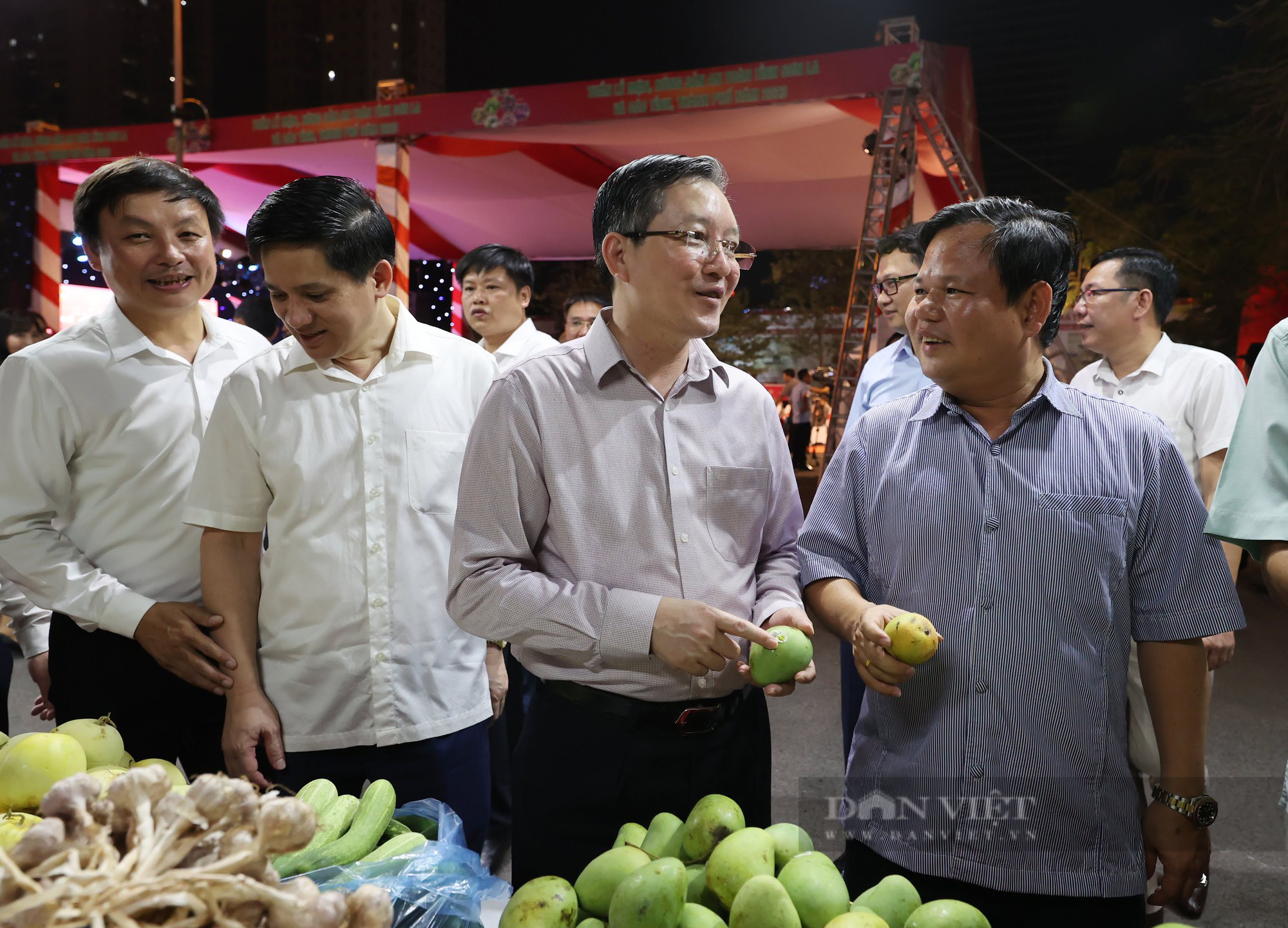 Khai mạc Tuần lễ mận, nông sản an toàn tỉnh Sơn La và các tỉnh, thành phố năm 2023 - Ảnh 1.