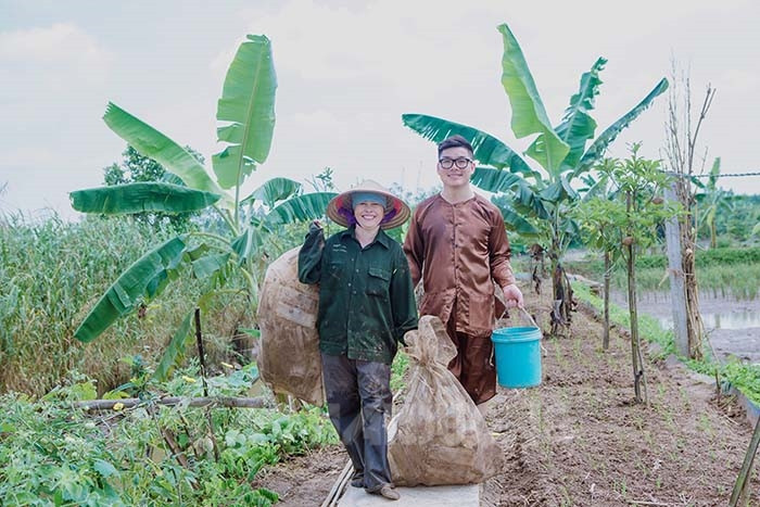 Giống cua nhưng không phải là cua, nông dân Hải Dương ra đồng săn con đặc sản này về bán &quot;đắt như tôm tươi&quot; - Ảnh 3.