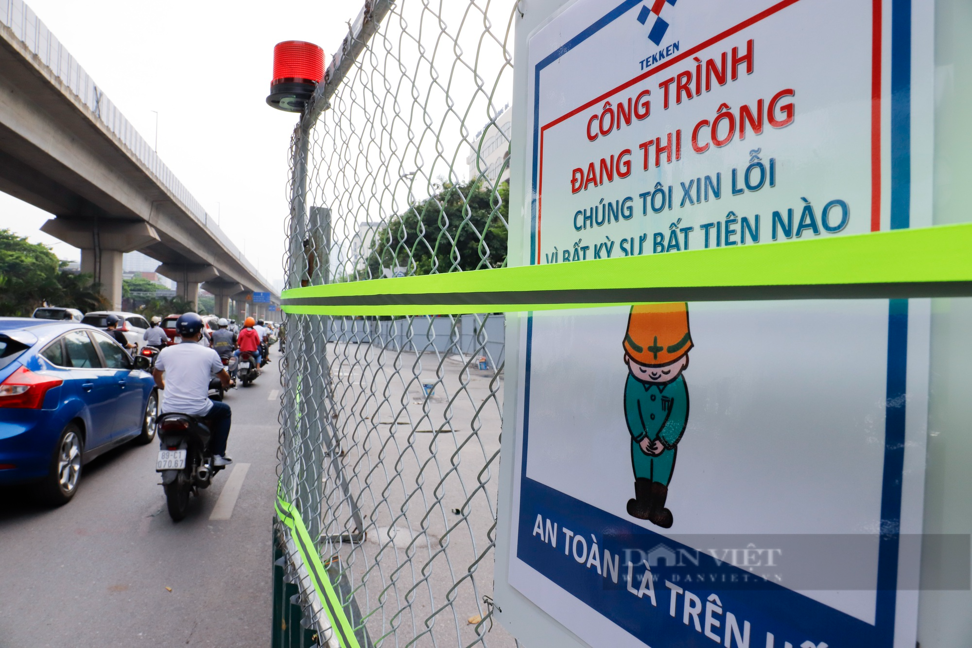 Giao thông đường Nguyễn Trãi ngày đầu đặt &quot;lô cốt&quot; rộng 383m2 - Ảnh 4.
