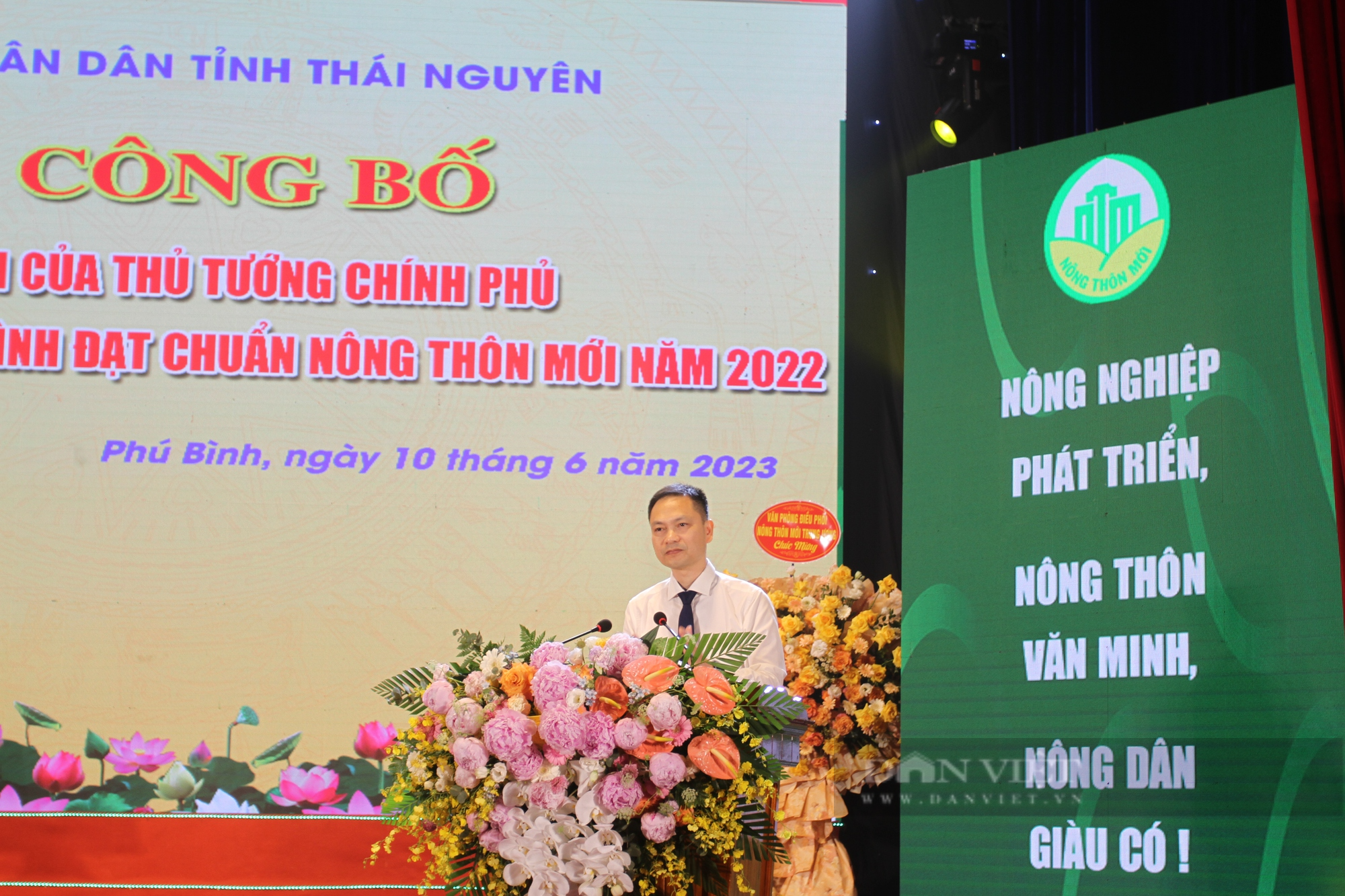 Huyện đầu tiên của tỉnh Thái Nguyên công bố quyết định đạt chuẩn nông thôn mới - Ảnh 2.