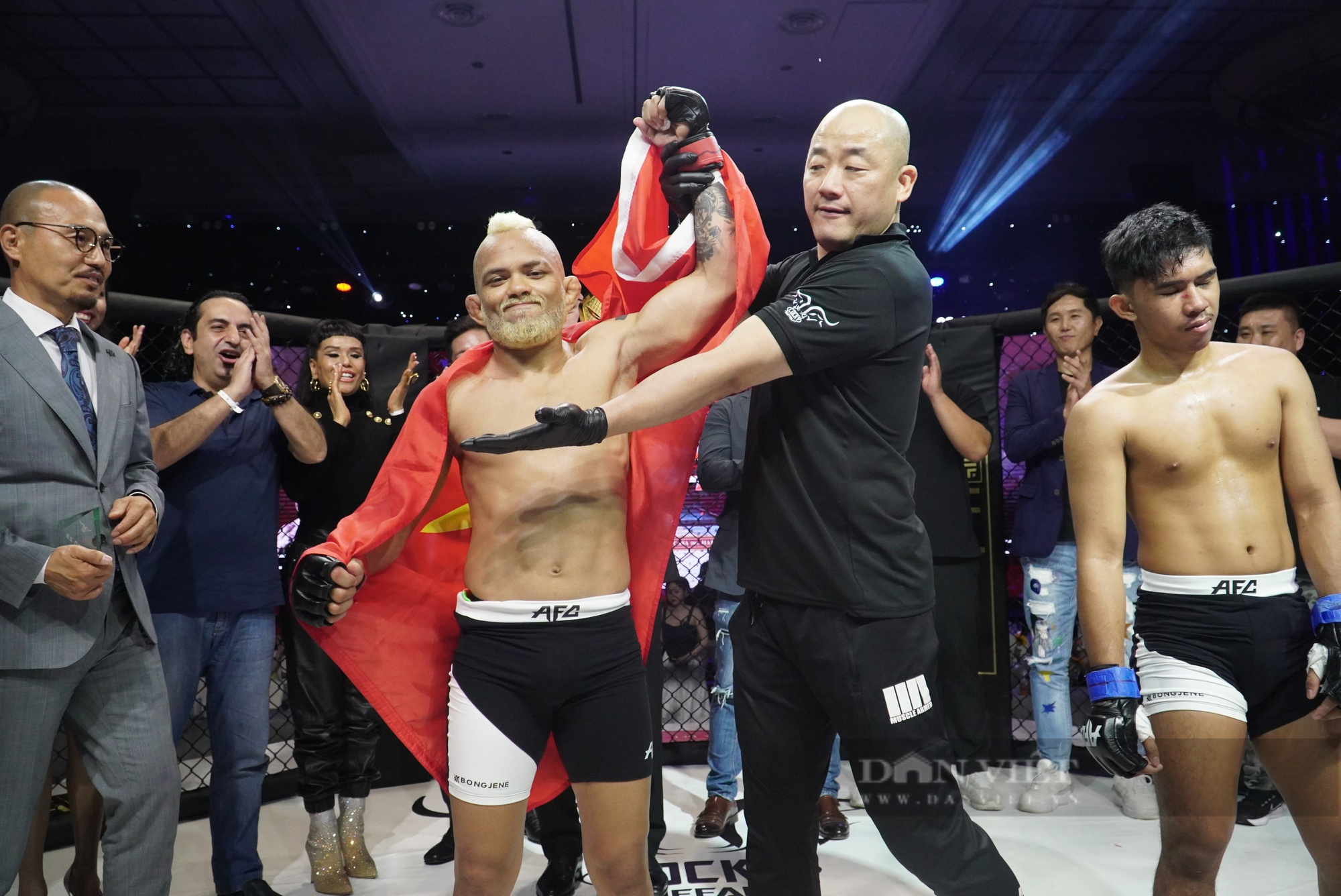 Hạ đối thủ chóng vánh tại MMA AFC 25, Robson Oliveira sẵn sàng đánh bại Trần Ngọc Lượng - Ảnh 7.